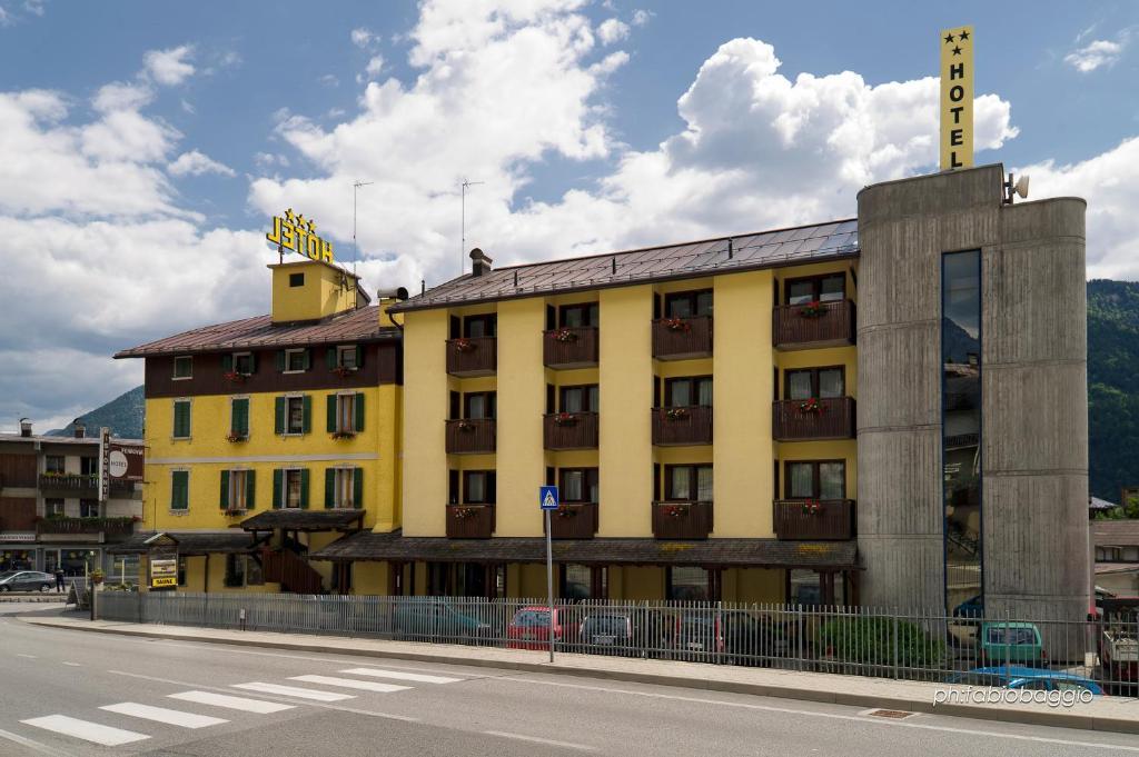 Hotel Ferrovia Calalzo di Cadore Exterior foto